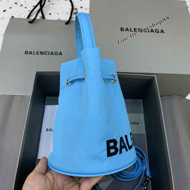 Balenciaga專櫃爆款Balen超輕水桶包 巴黎世家淺藍帆布手提包 fyj1497